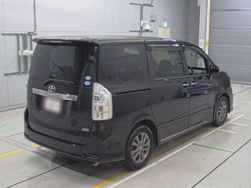 2011 Toyota Voxy ZRR70W[1]