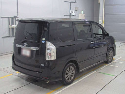 2011 Toyota Voxy