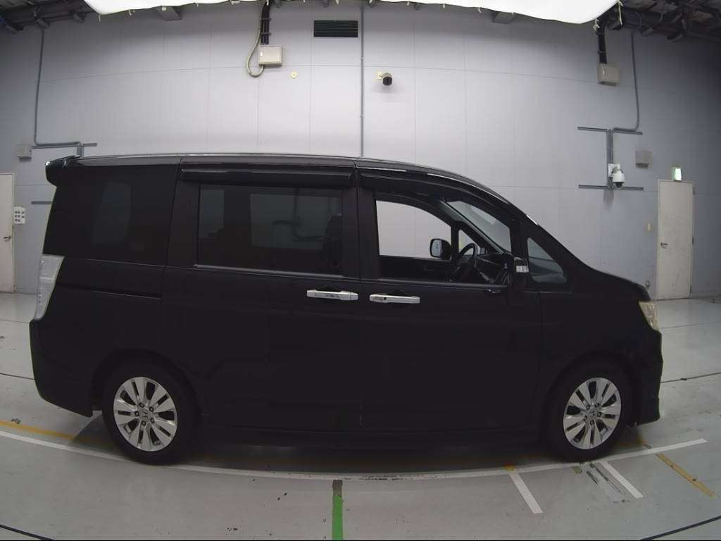 2012 Honda Step WGN Spada RK5[2]