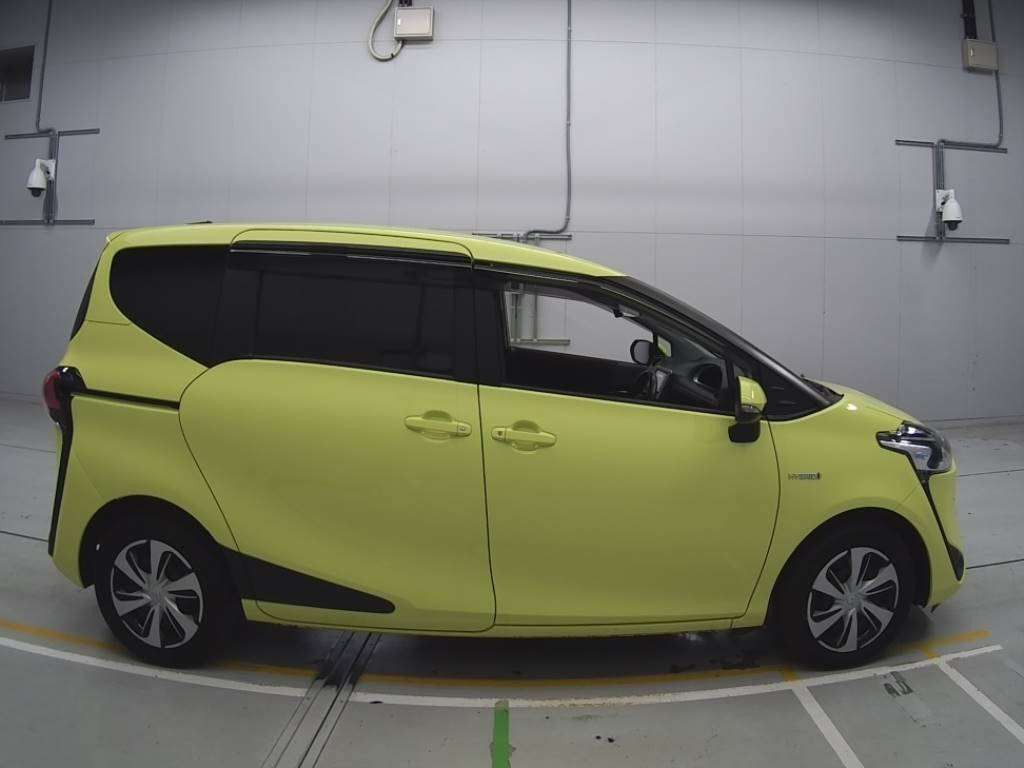 2019 Toyota Sienta NHP170G[2]