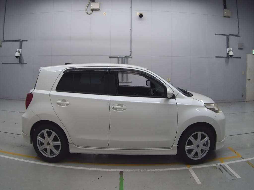 2009 Toyota IST NCP110[2]