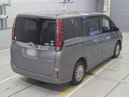 2015 Toyota Noah