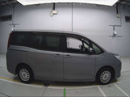 2015 Toyota Noah