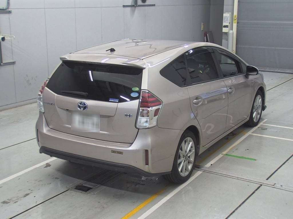 2018 Toyota Prius alpha ZVW41W[1]