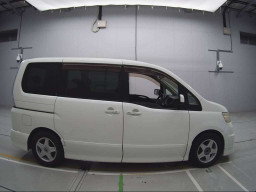 2007 Nissan Serena