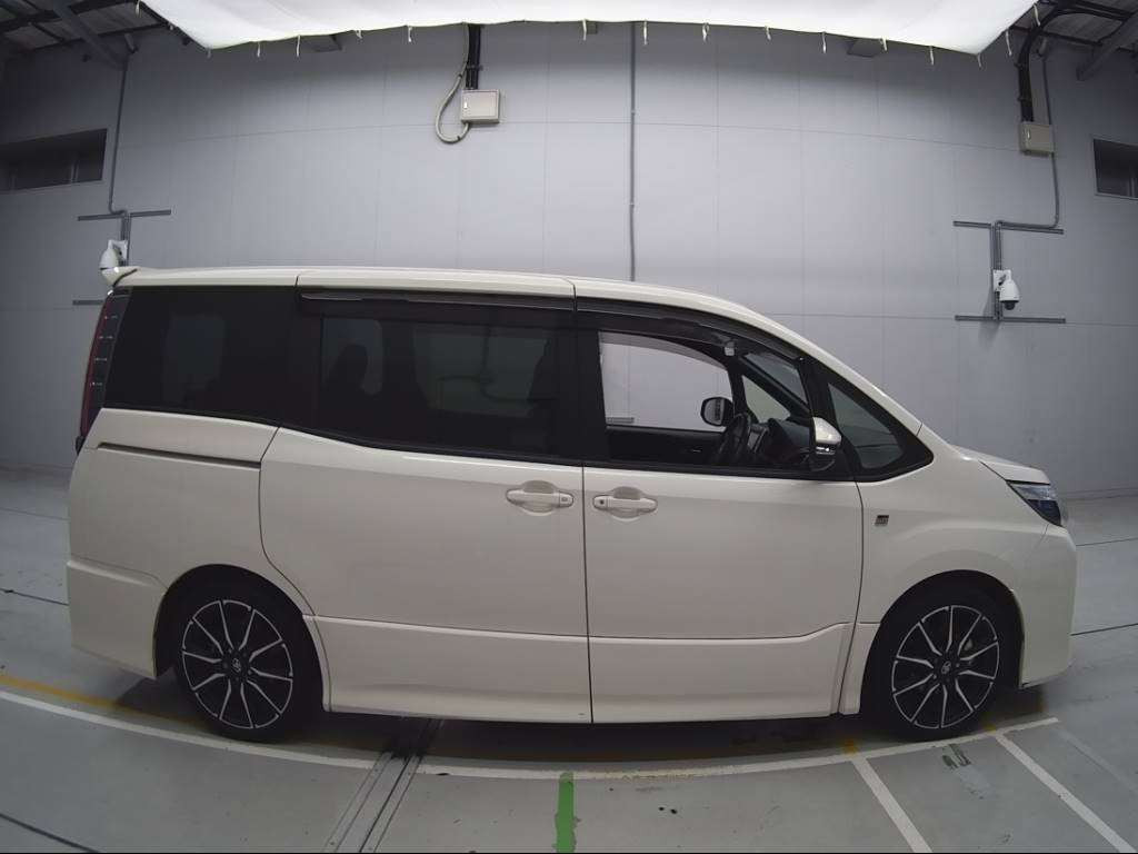 2018 Toyota Noah ZRR80W[2]