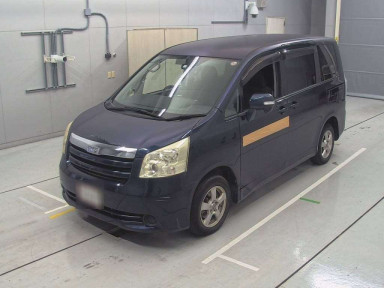 2010 Toyota Noah