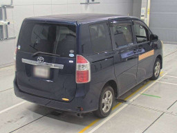 2010 Toyota Noah