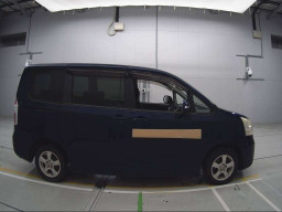 2010 Toyota Noah