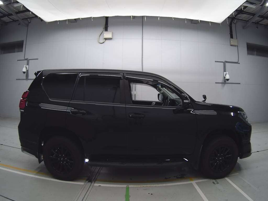 2019 Toyota Land Cruiser Prado TRJ150W[2]