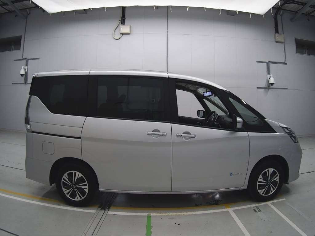 2019 Nissan Serena HC27[2]