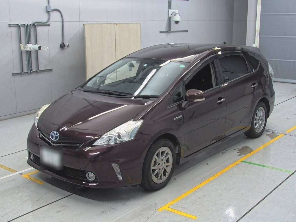 2014 Toyota Prius alpha ZVW41W[0]