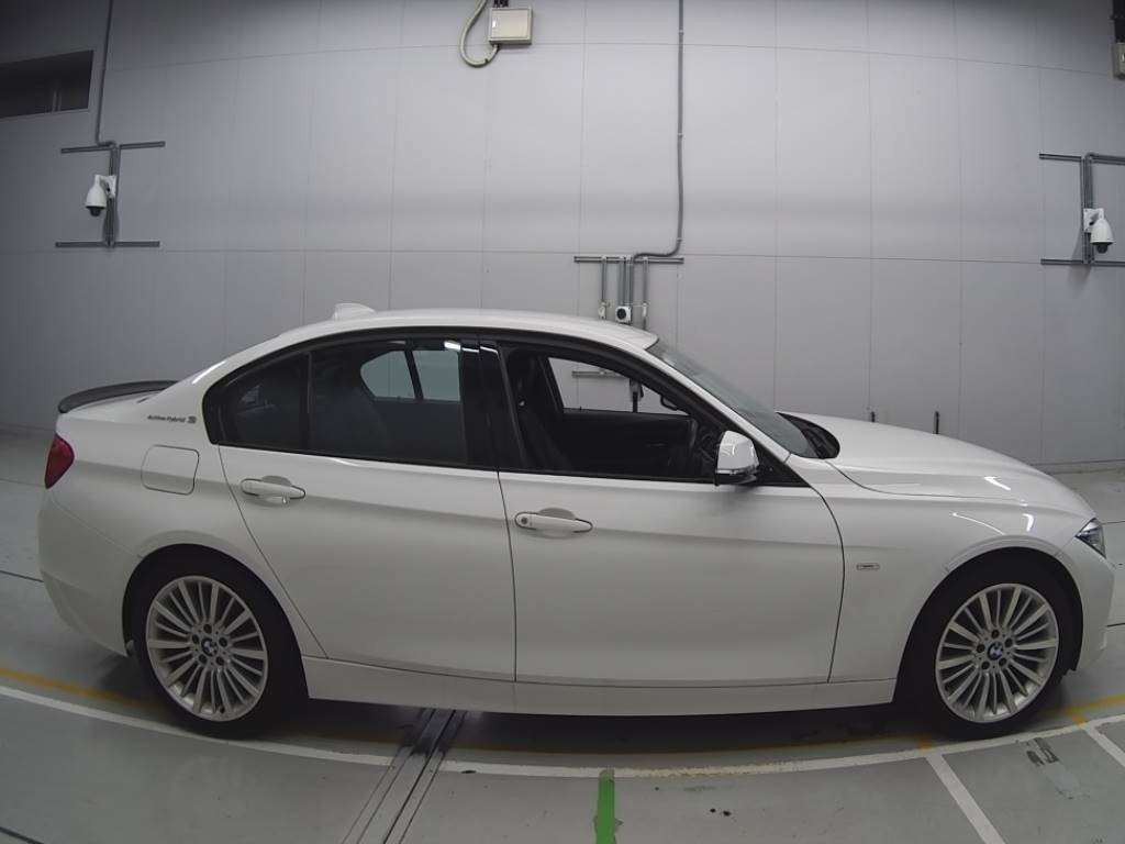 2013 BMW 3 Series 3F30[2]