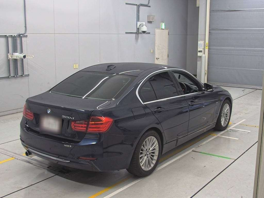 2013 BMW 3 Series 3D20[1]