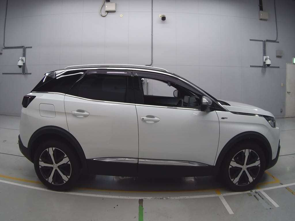 2018 Peugeot 3008 P84AH01[2]