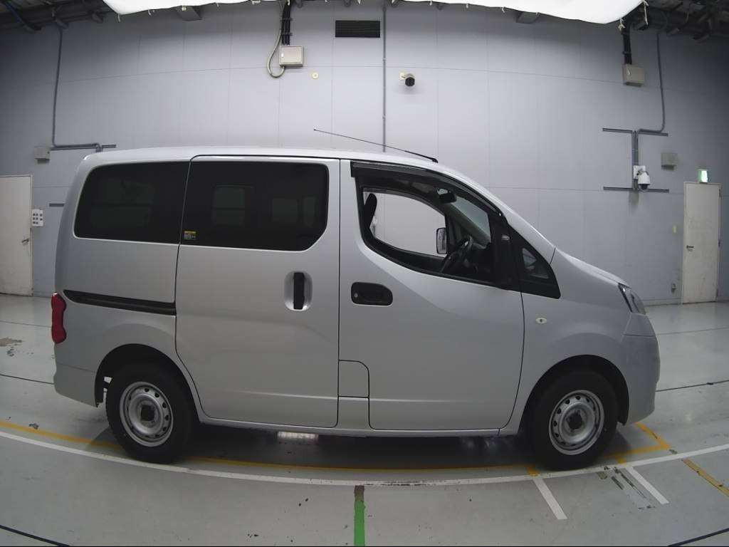 2021 Nissan NV200 Vanette VM20[2]