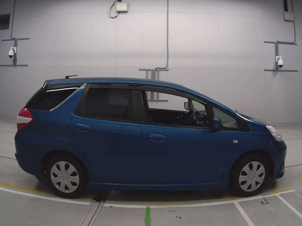 2011 Honda Fit Shuttle GG7[2]