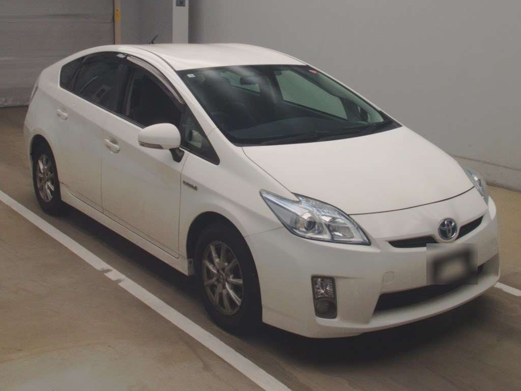 2012 Toyota Prius ZVW30[2]