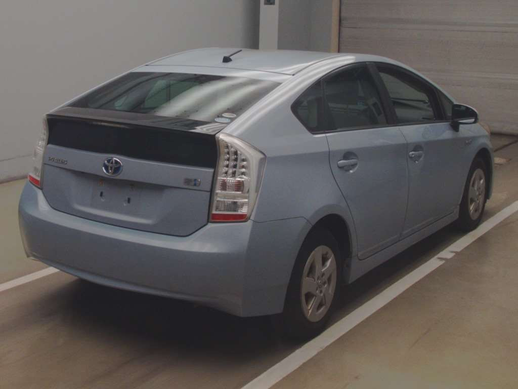 2010 Toyota Prius ZVW30[1]