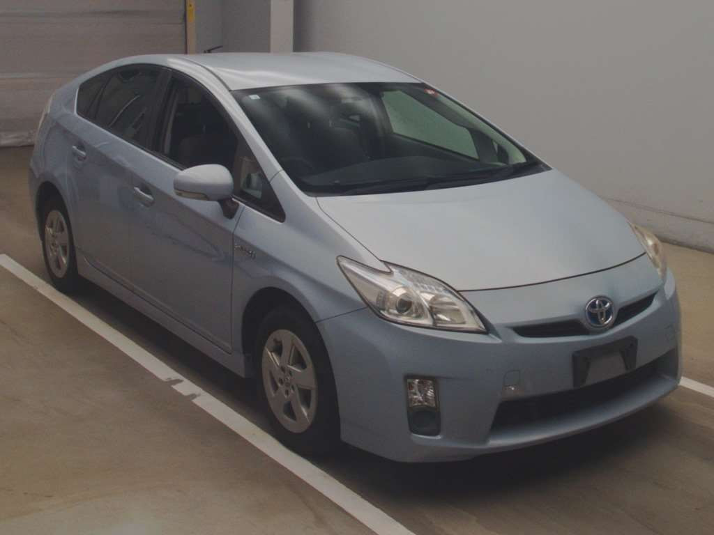 2010 Toyota Prius ZVW30[2]