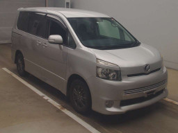 2010 Toyota Voxy