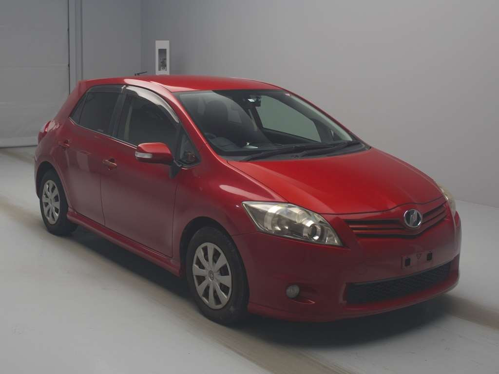 2010 Toyota Auris NZE151H[2]