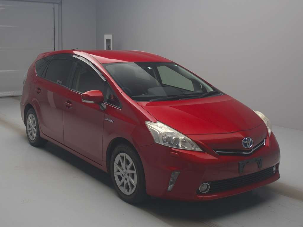 2012 Toyota Prius alpha ZVW41W[2]