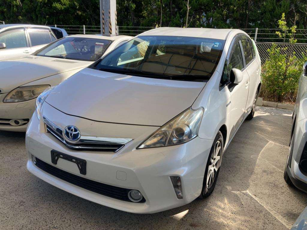 2013 Toyota Prius alpha ZVW41W[0]