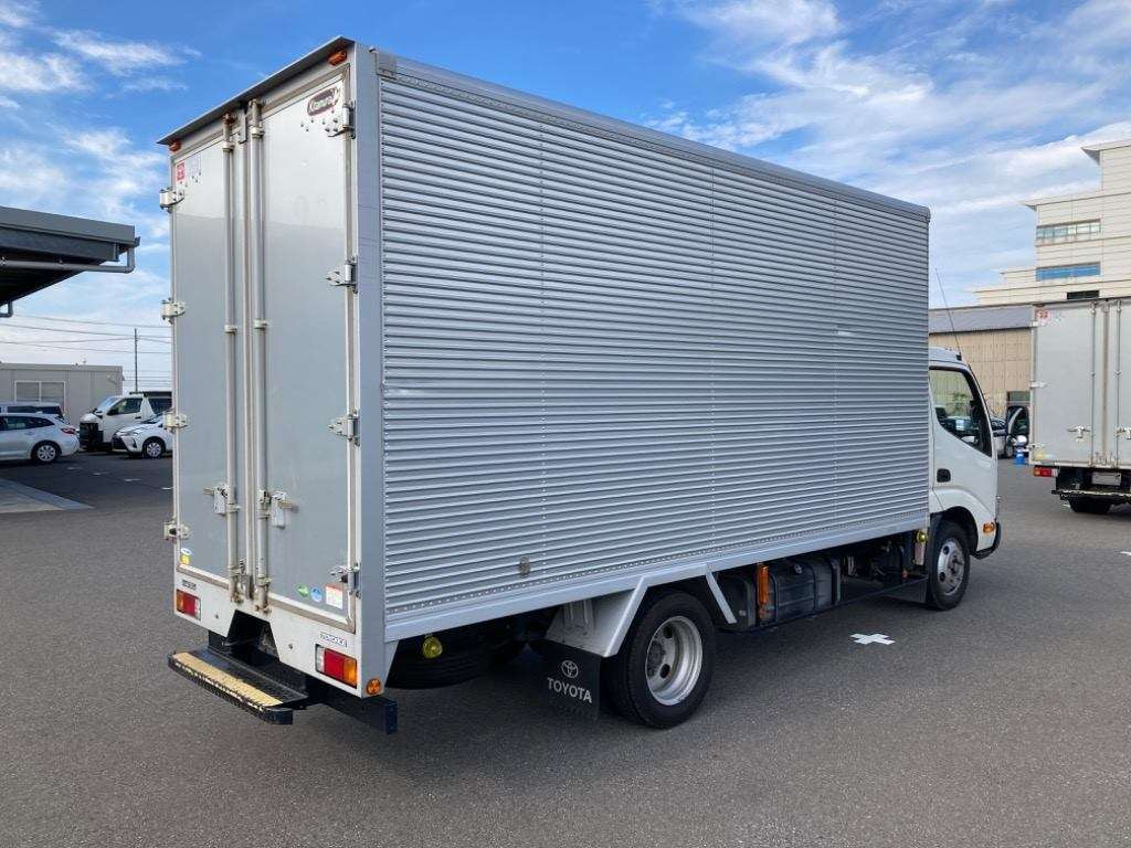 2018 Toyota Toyoace Truck XZU655[1]