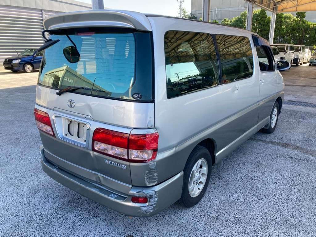 1999 Toyota Regius Van RCH41W[1]