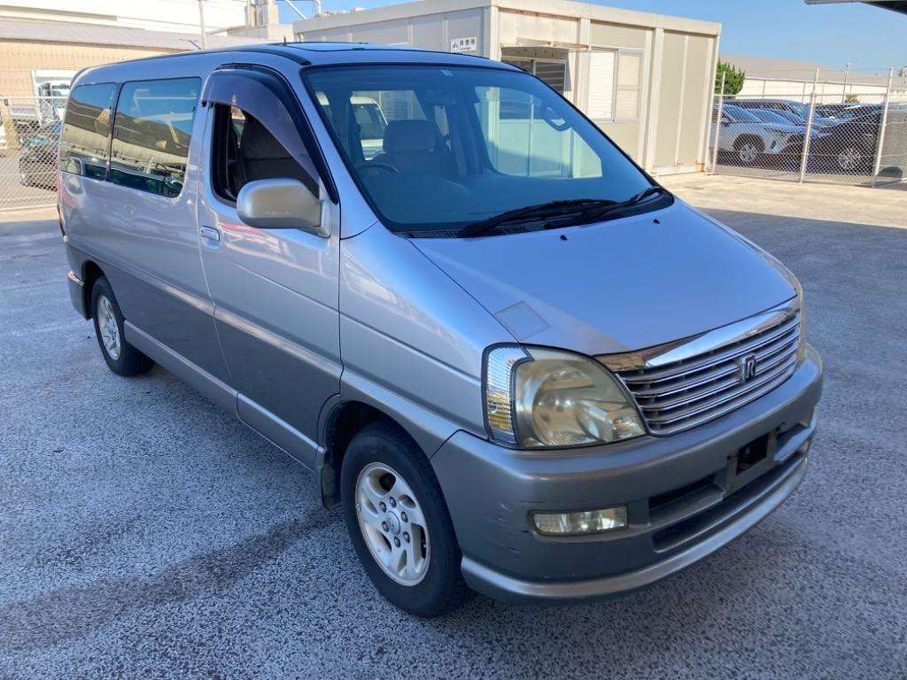 1999 Toyota Regius Van RCH41W[2]