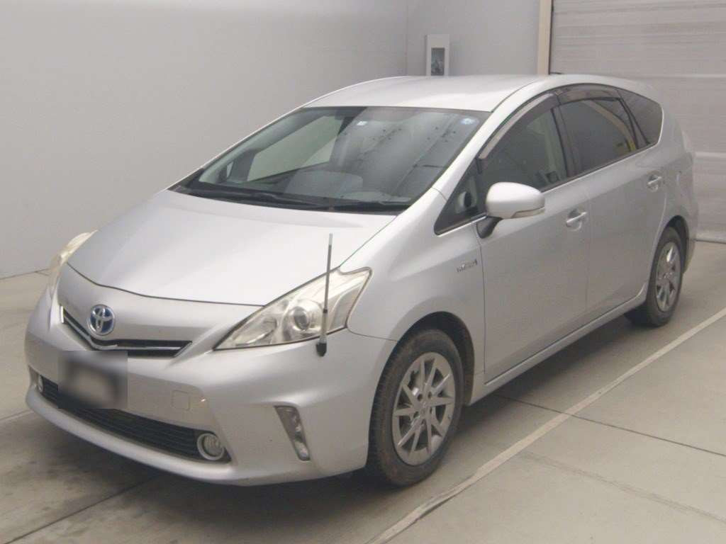 2013 Toyota Prius alpha ZVW41W[0]