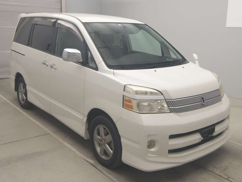 2006 Toyota Voxy AZR60G[2]