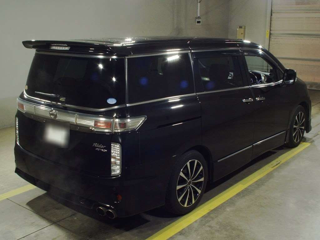 2014 Nissan Elgrand TNE52[1]