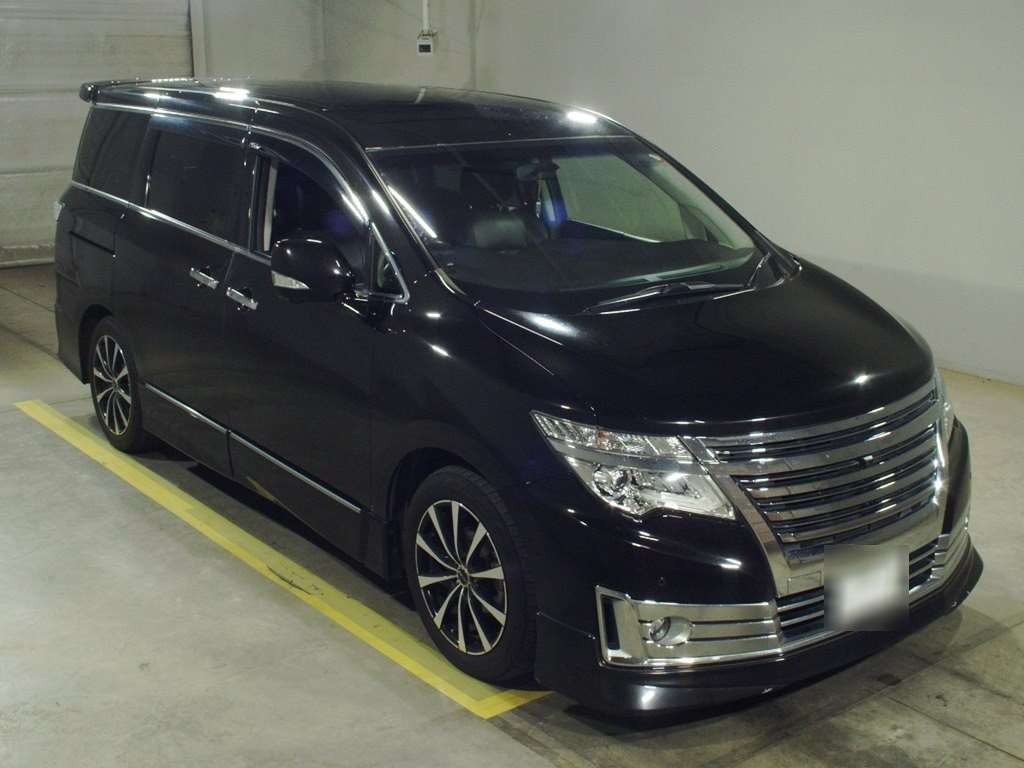 2014 Nissan Elgrand TNE52[2]