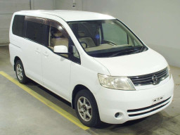 2005 Nissan Serena