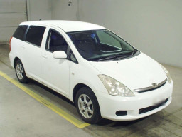 2004 Toyota Wish