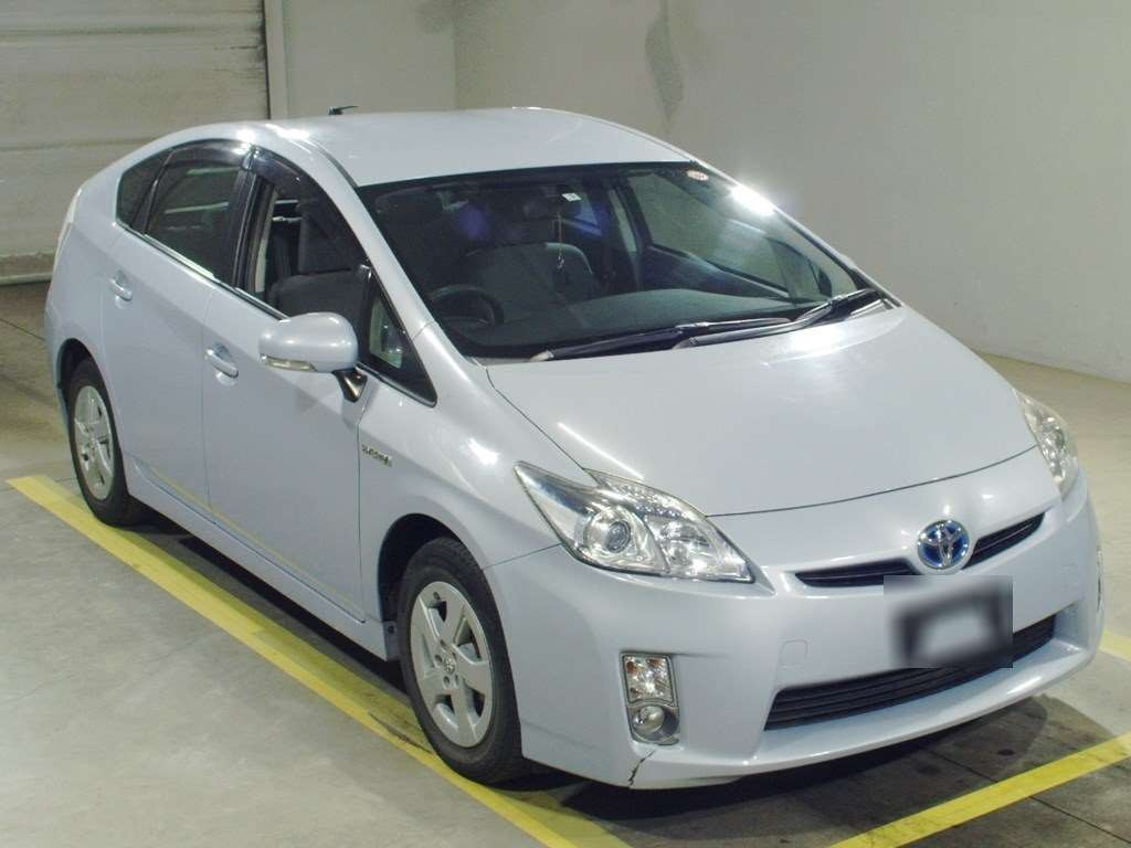 2011 Toyota Prius ZVW30[2]