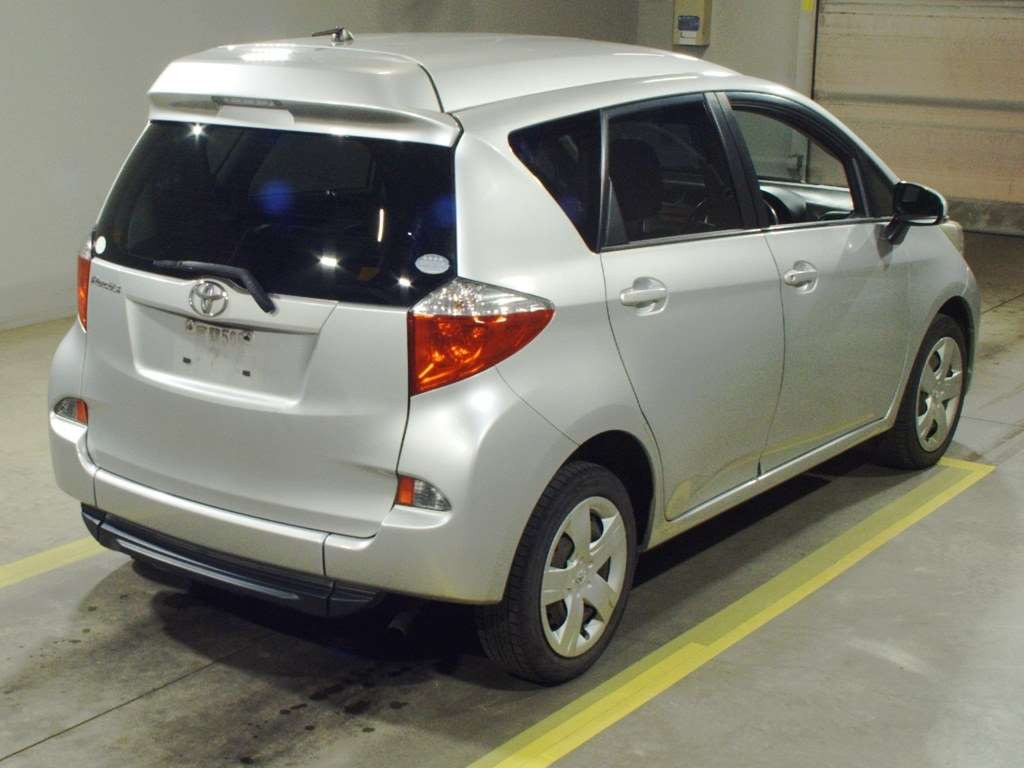 2013 Toyota Ractis NSP122[1]