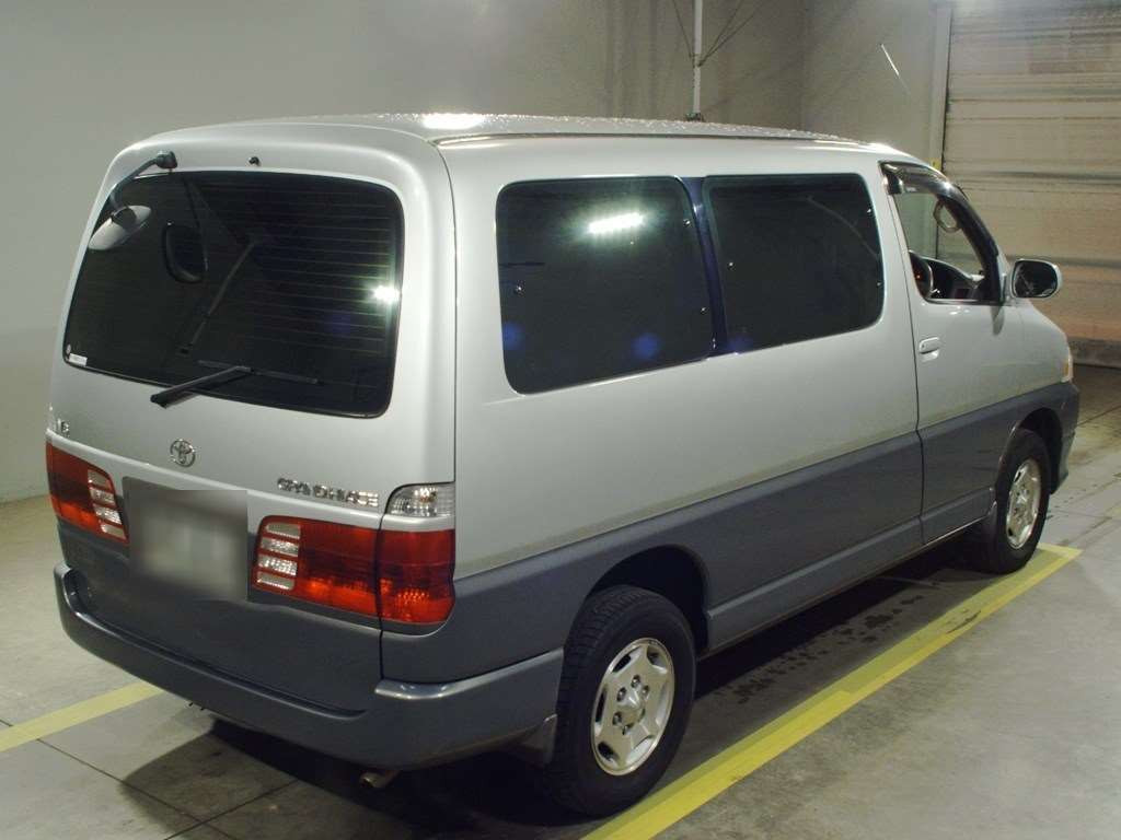 2001 Toyota Grand Hiace VCH16W[1]