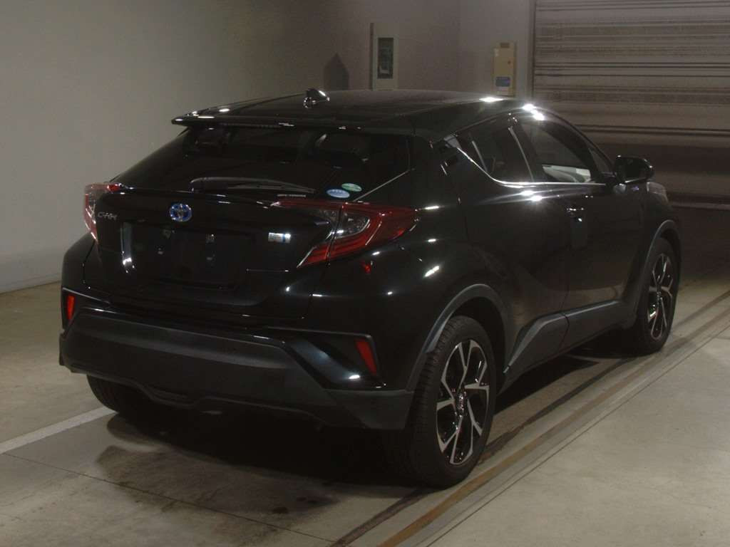 2019 Toyota C-HR ZYX10[1]