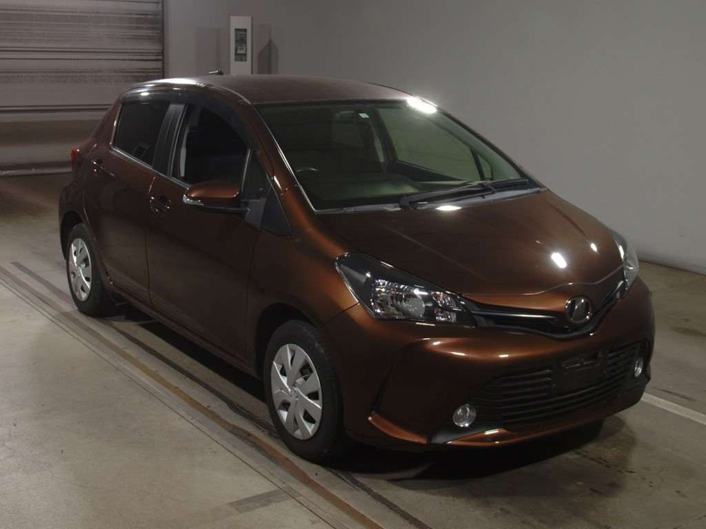 2014 Toyota Vitz KSP130[2]