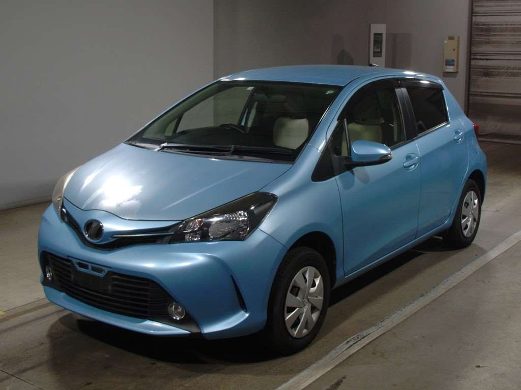 2014 Toyota Vitz NSP135[0]