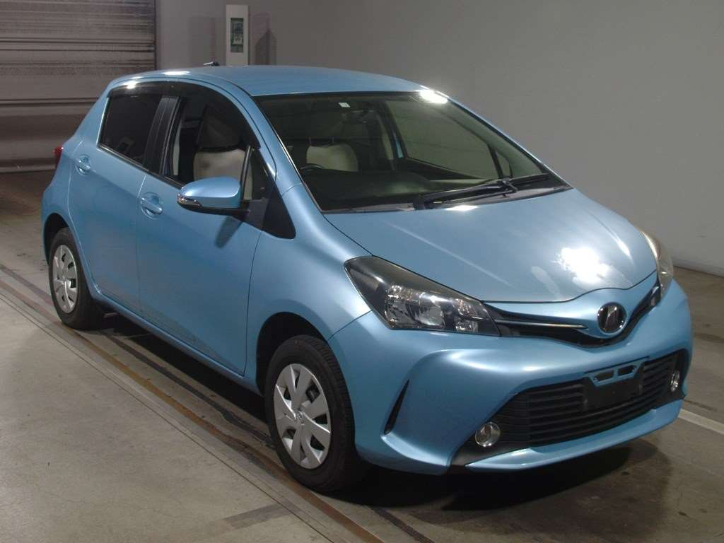 2014 Toyota Vitz NSP135[2]