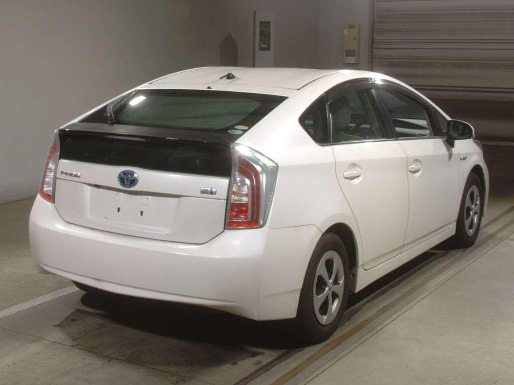 2013 Toyota Prius ZVW30[1]