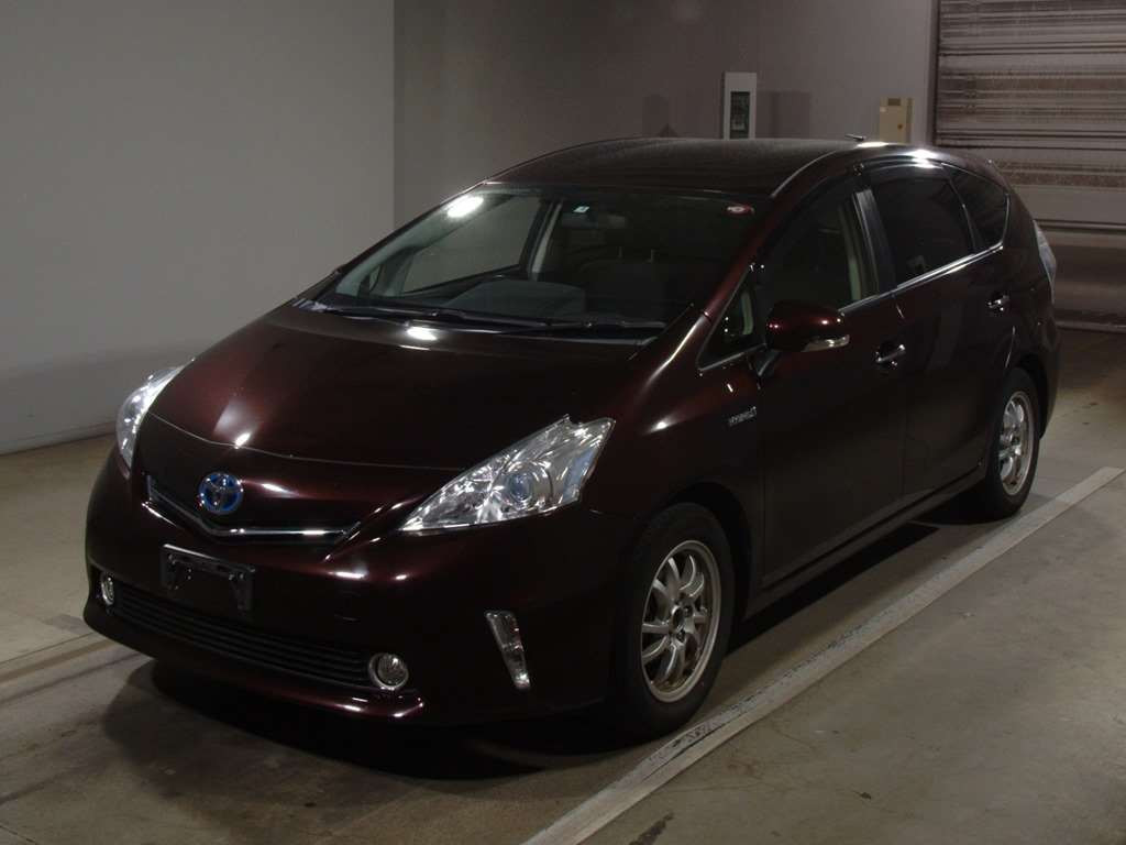 2013 Toyota Prius alpha ZVW41W[0]