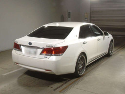 2016 Toyota Crown Majesta