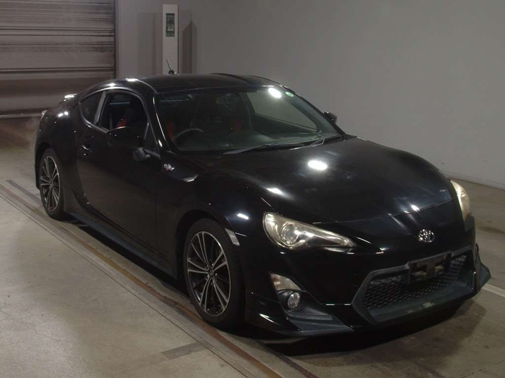 2012 Toyota 86 ZN6[2]