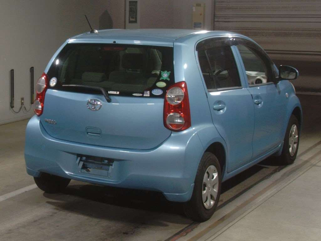 2012 Toyota Passo KGC30[1]