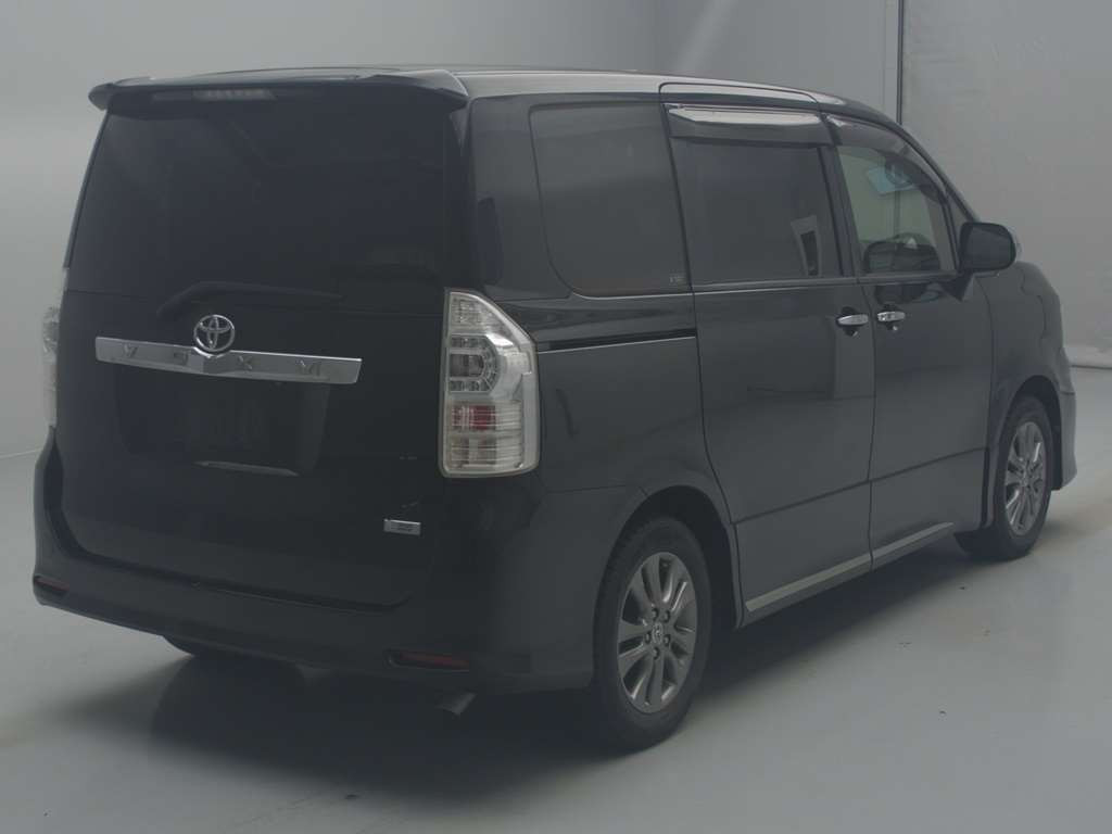 2012 Toyota Voxy ZRR70W[1]